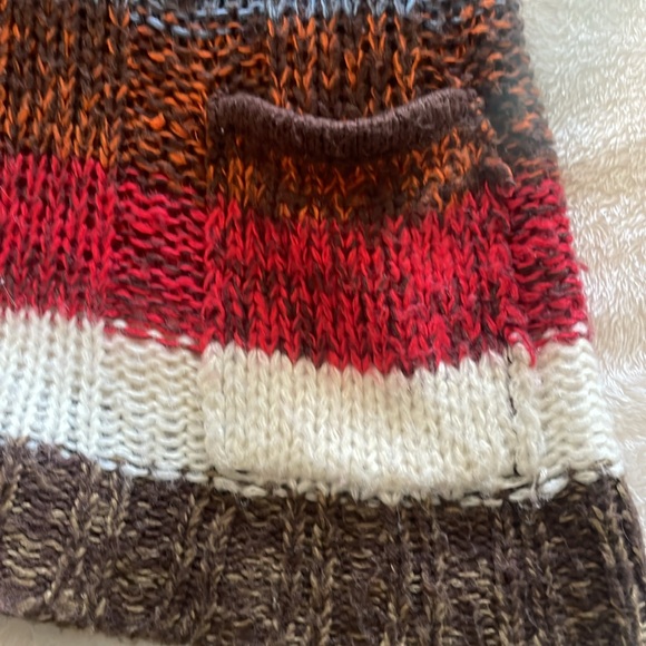 3/$15 Suzy Shier long sweater size small - Picture 3 of 4